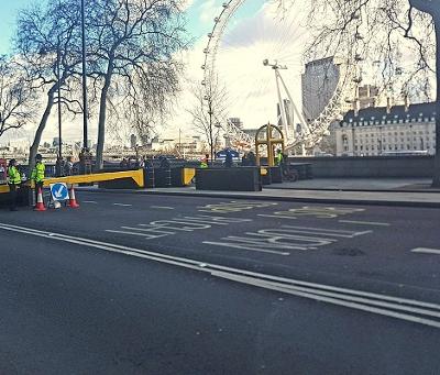 Similar vehicle barriers in London 400 x 400