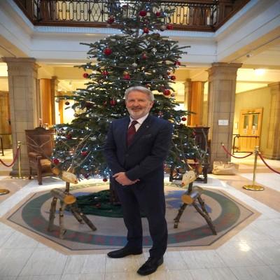 Leader Christmas Photo reduced 400 x 400